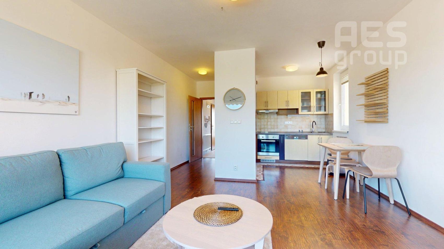 REZERVOVANÝ, zariadený 2 izbový byt s balkónom, Bočná ul. Stupava