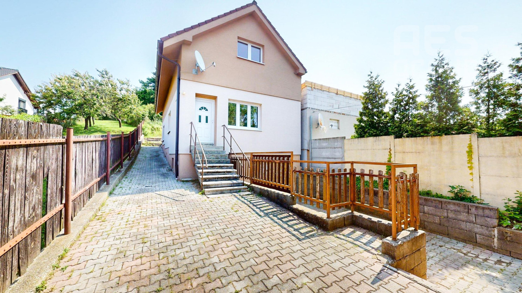 PREDAJ, 5i rodinný dom s veľkým pozemkom, ul. Karpatská, Marianka