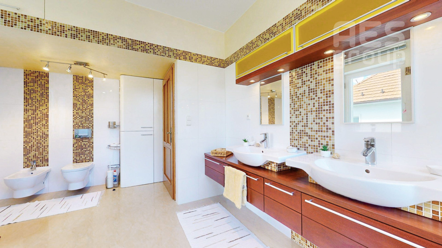 PRENÁJOM, JEDINEČNÝ 4 IZBOVÝ BYT, SMETANOVA, BRATISLAVA – STARÉ MESTO