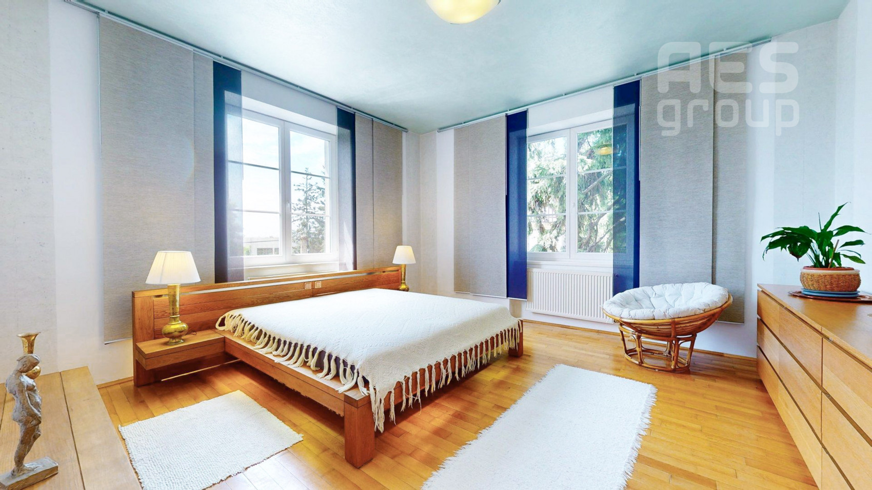 PRENÁJOM, JEDINEČNÝ 4 IZBOVÝ BYT, SMETANOVA, BRATISLAVA – STARÉ MESTO