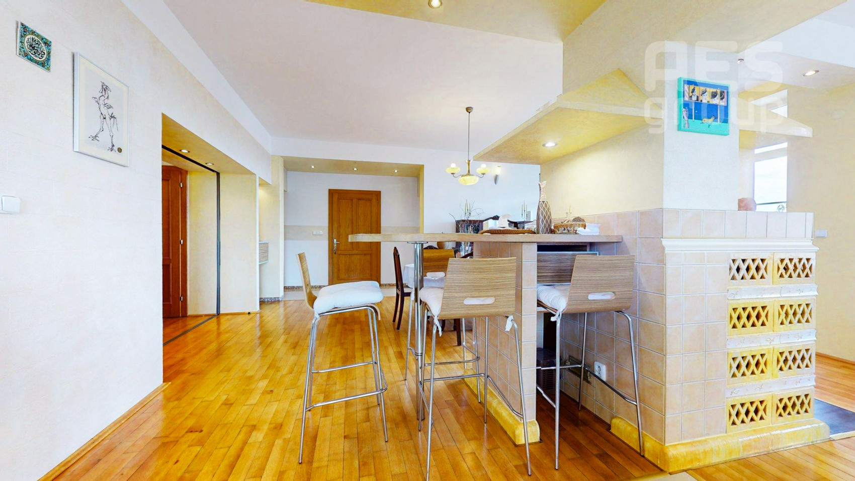 PRENÁJOM, JEDINEČNÝ 4 IZBOVÝ BYT, SMETANOVA, BRATISLAVA – STARÉ MESTO