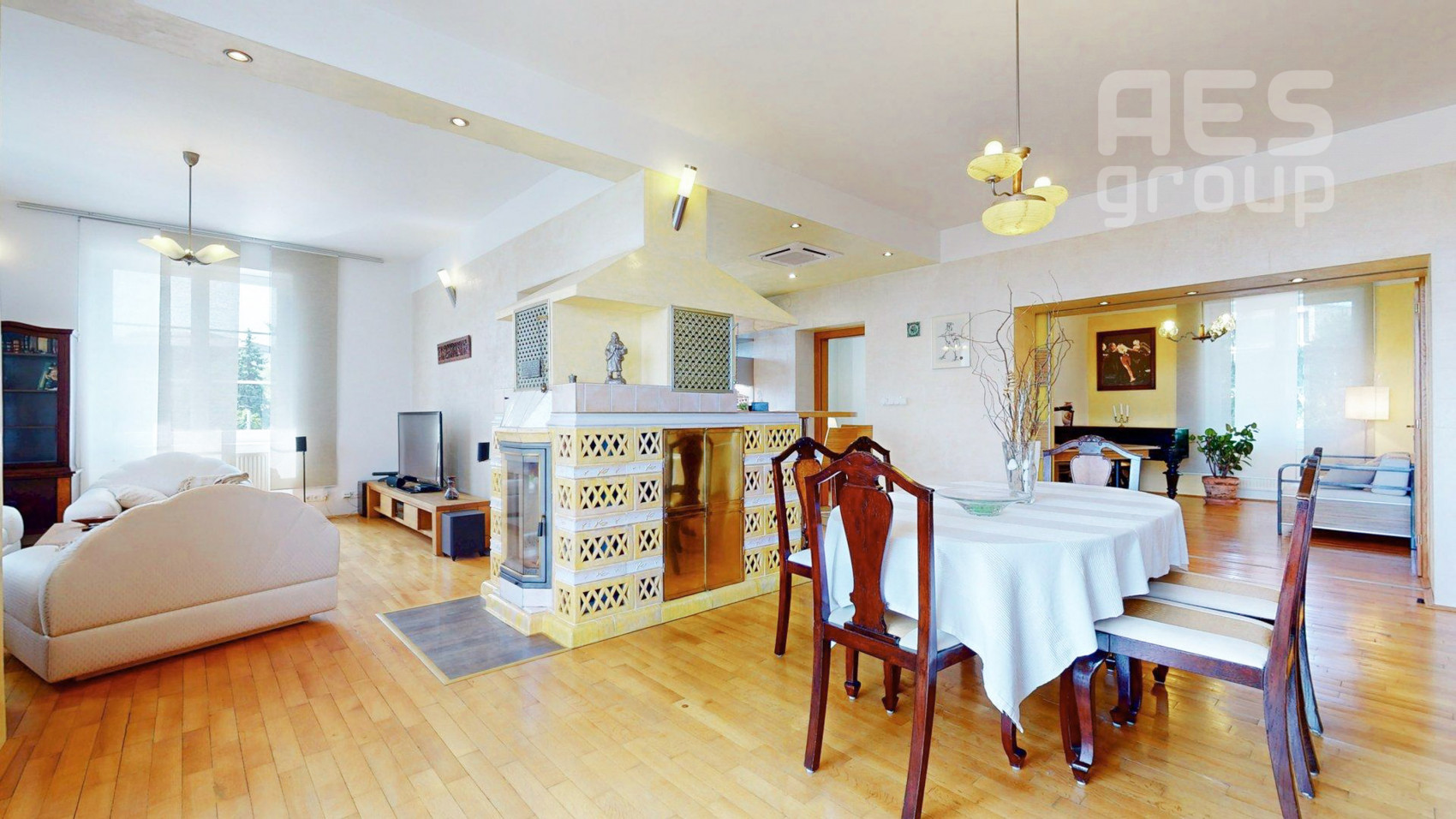 PRENÁJOM, JEDINEČNÝ 4 IZBOVÝ BYT, SMETANOVA, BRATISLAVA – STARÉ MESTO