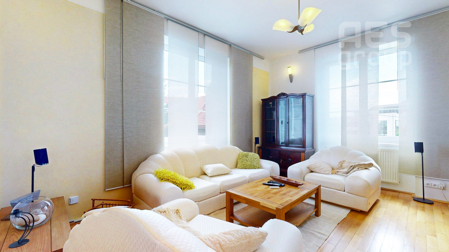 PRENÁJOM, JEDINEČNÝ 4 IZBOVÝ BYT, SMETANOVA, BRATISLAVA – STARÉ MESTO