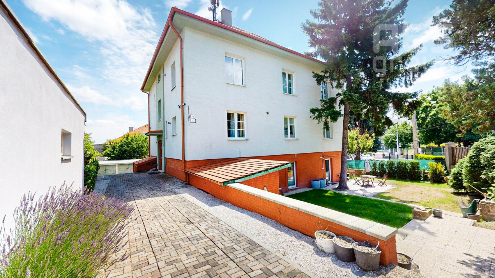 PRENÁJOM, JEDINEČNÝ 4 IZBOVÝ BYT, SMETANOVA, BRATISLAVA – STARÉ MESTO