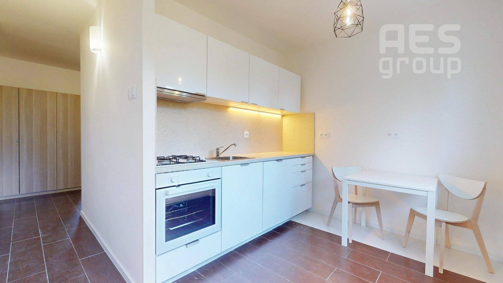 PREDAJ, 3 izbový byt s loggiou na ul. Hlavná v Stupave