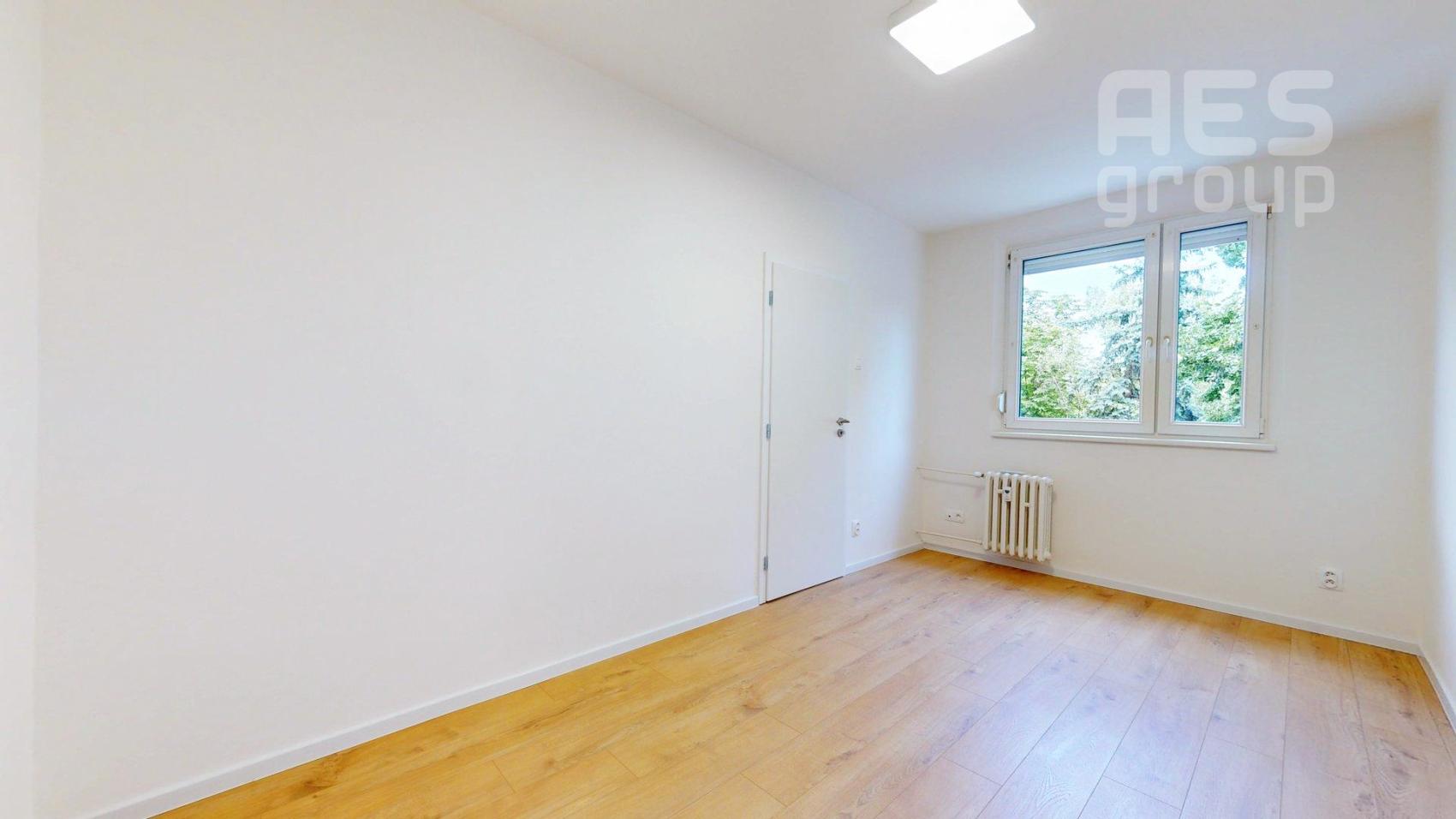 PREDAJ, 3 izbový byt s loggiou na ul. Hlavná v Stupave