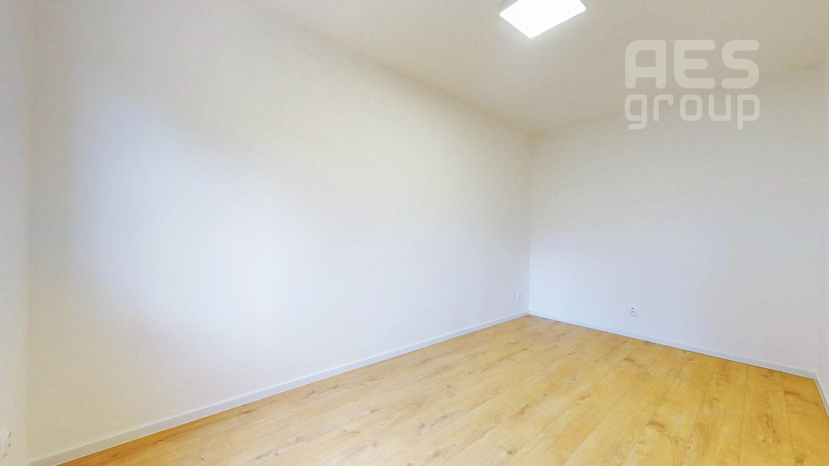 PREDAJ, 3 izbový byt s loggiou na ul. Hlavná v Stupave