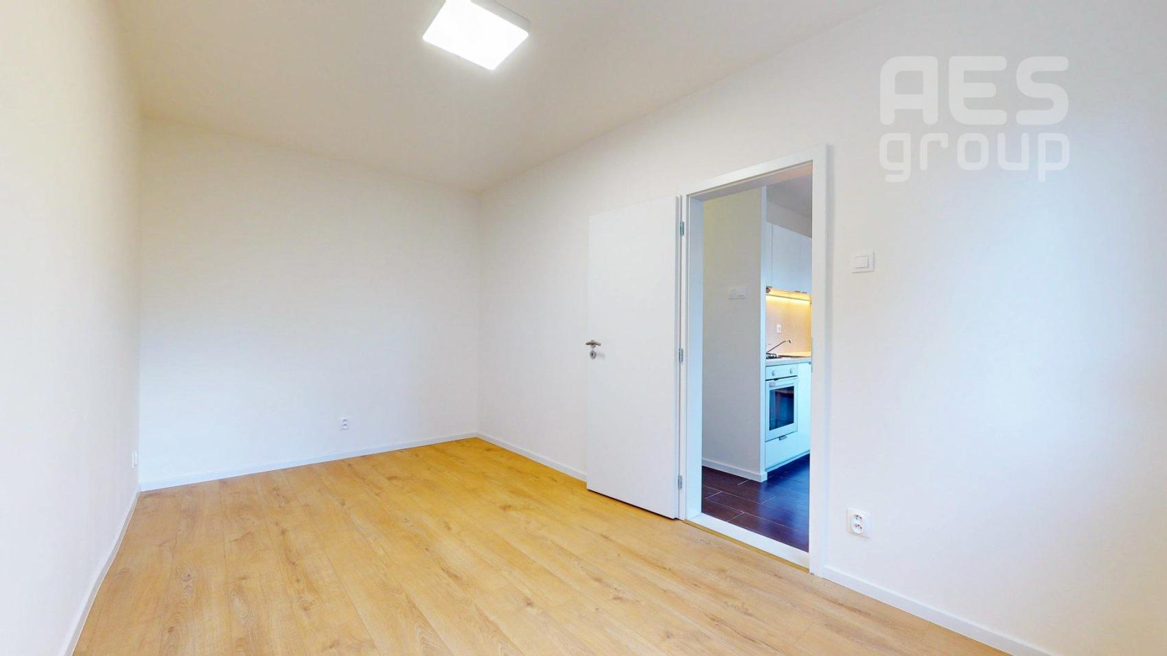 PREDAJ, 3 izbový byt s loggiou na ul. Hlavná v Stupave