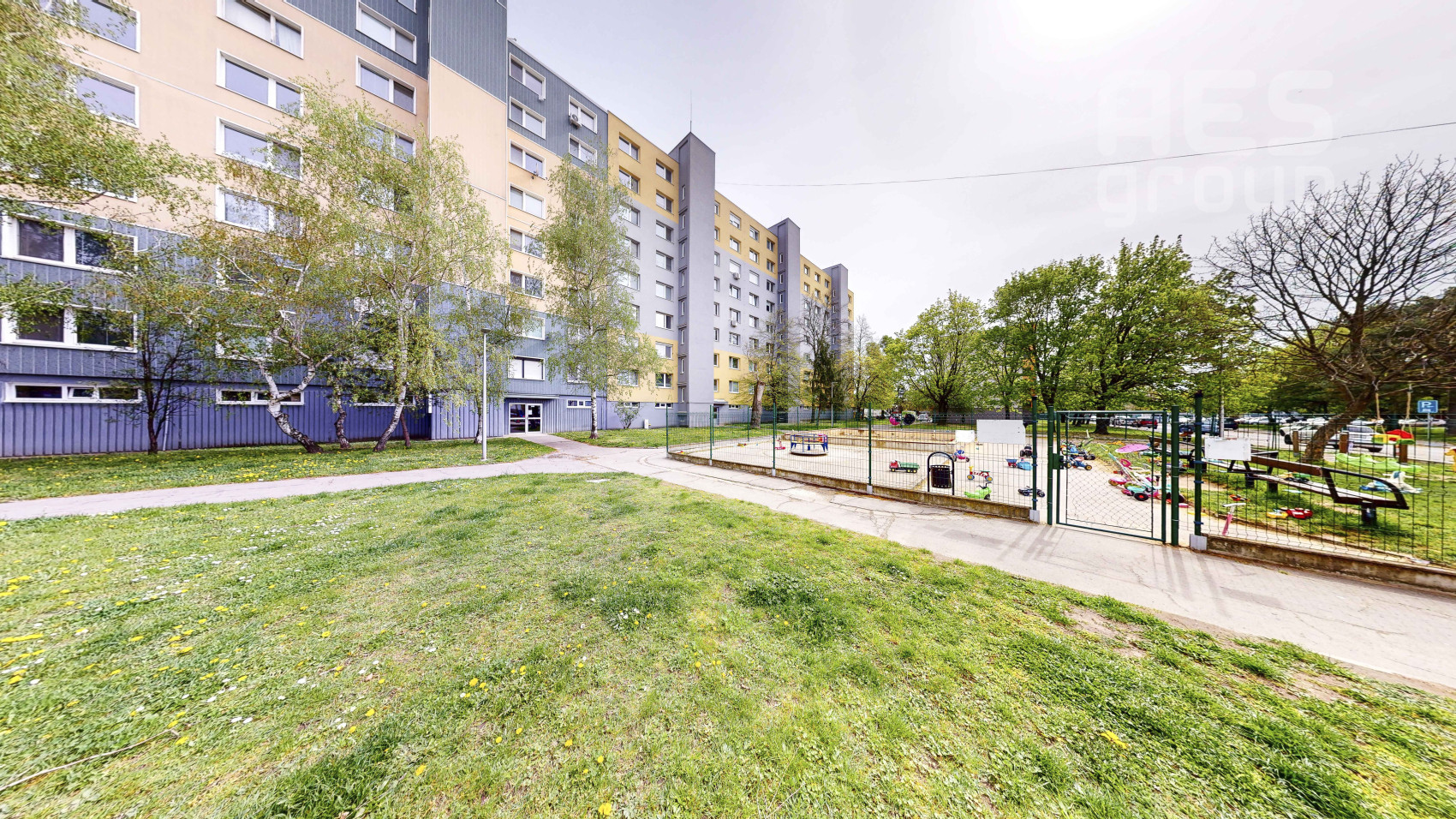 PREDAJ, 3 izbový byt s loggiou na ul. Hlavná v Stupave