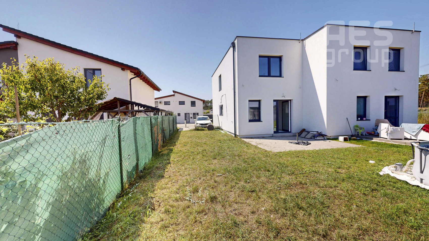 PREDAJ, Novostavba, 4 izbový dom v dvojdome s predzáhradkou, ul. Agátová, Kostolište