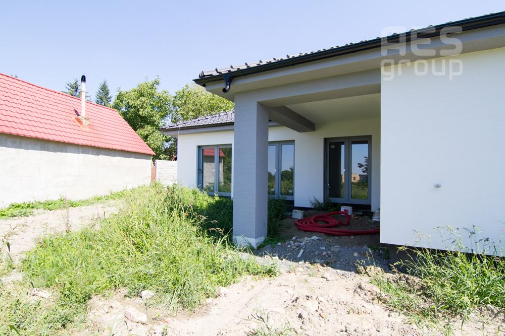 PREDAJ,  novostavba 4 izbového bungalovu s garážou, Jablonové