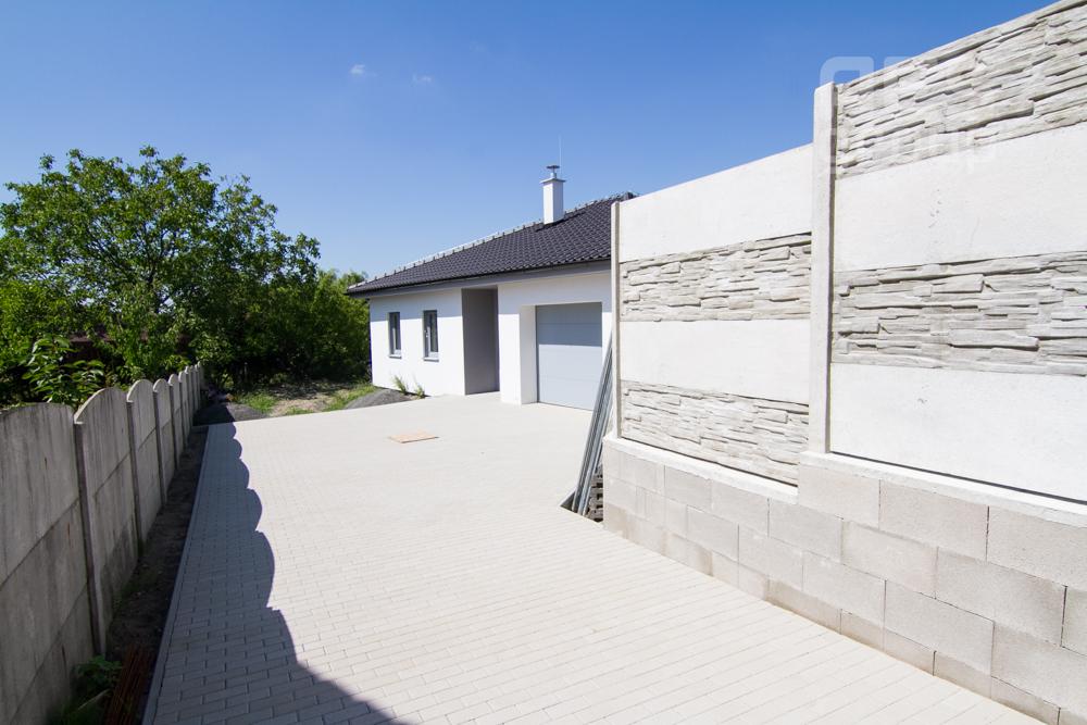 PREDAJ,  novostavba 4 izbového bungalovu s garážou, Jablonové