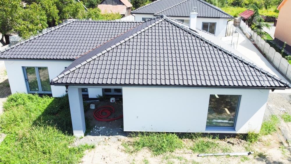 PREDAJ,  novostavba 4 izbového bungalovu s garážou, Jablonové