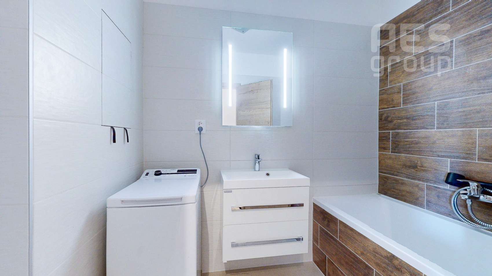 REZERVOVANÉ, PREDAJ, 2 izbový byt s dvoma balkónmi, ul. V. Šikulu, Stupava