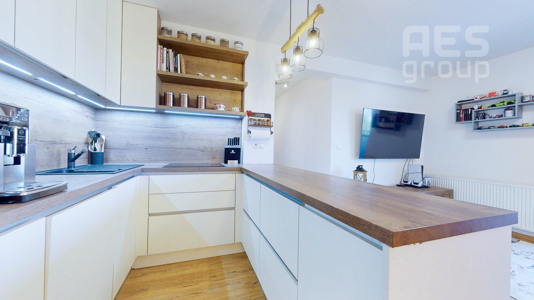 REZERVOVANÉ, PREDAJ, 2 izbový byt s dvoma balkónmi, ul. V. Šikulu, Stupava