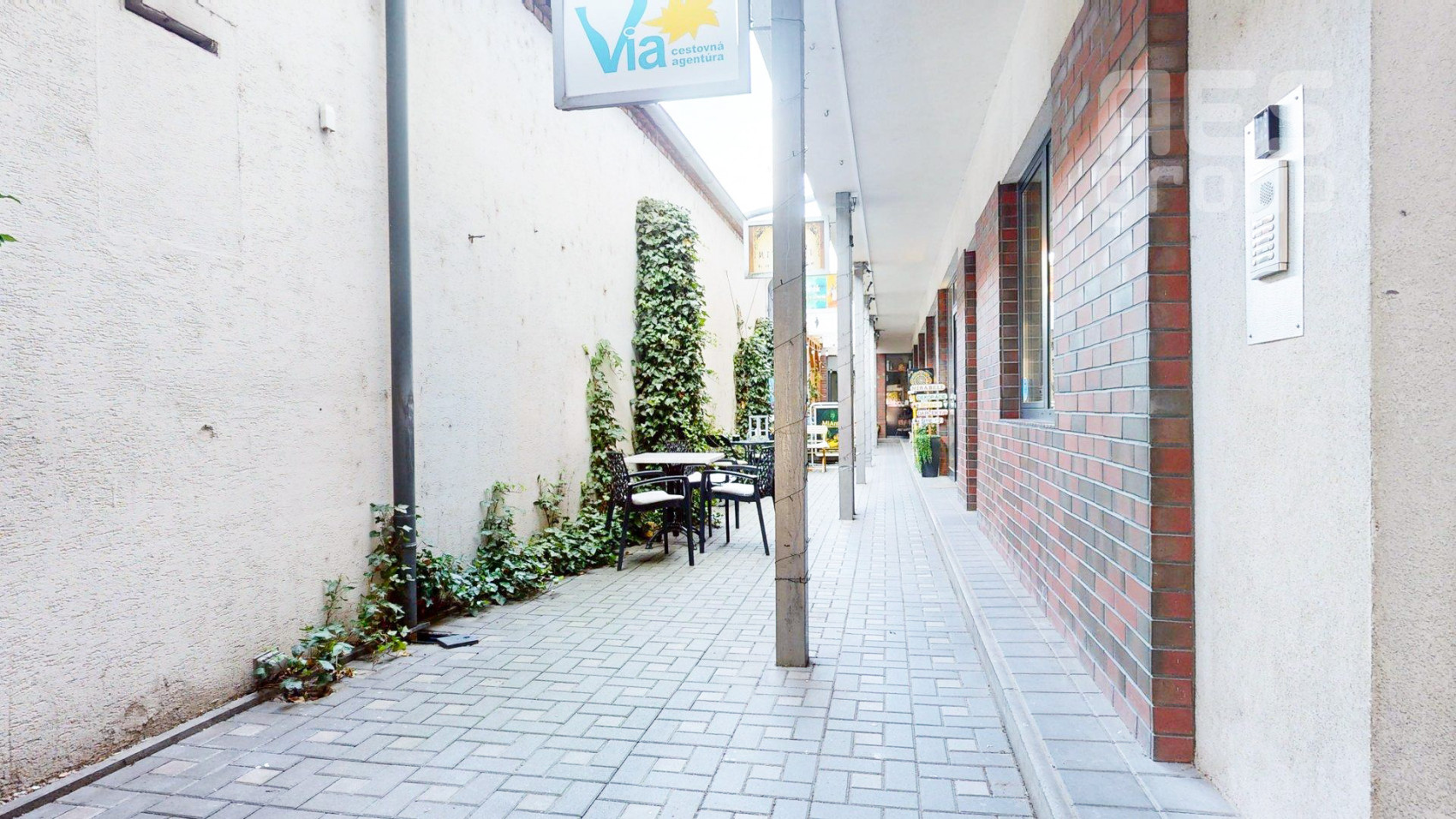 PRENÁJOM, KLIMATIZOVANÝ KANCELÁRSKY PRIESTOR, PASÁŽ AVANA, STUPAVA