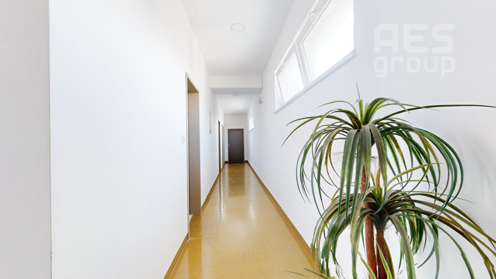 PRENÁJOM, KLIMATIZOVANÝ KANCELÁRSKY PRIESTOR, PASÁŽ AVANA, STUPAVA