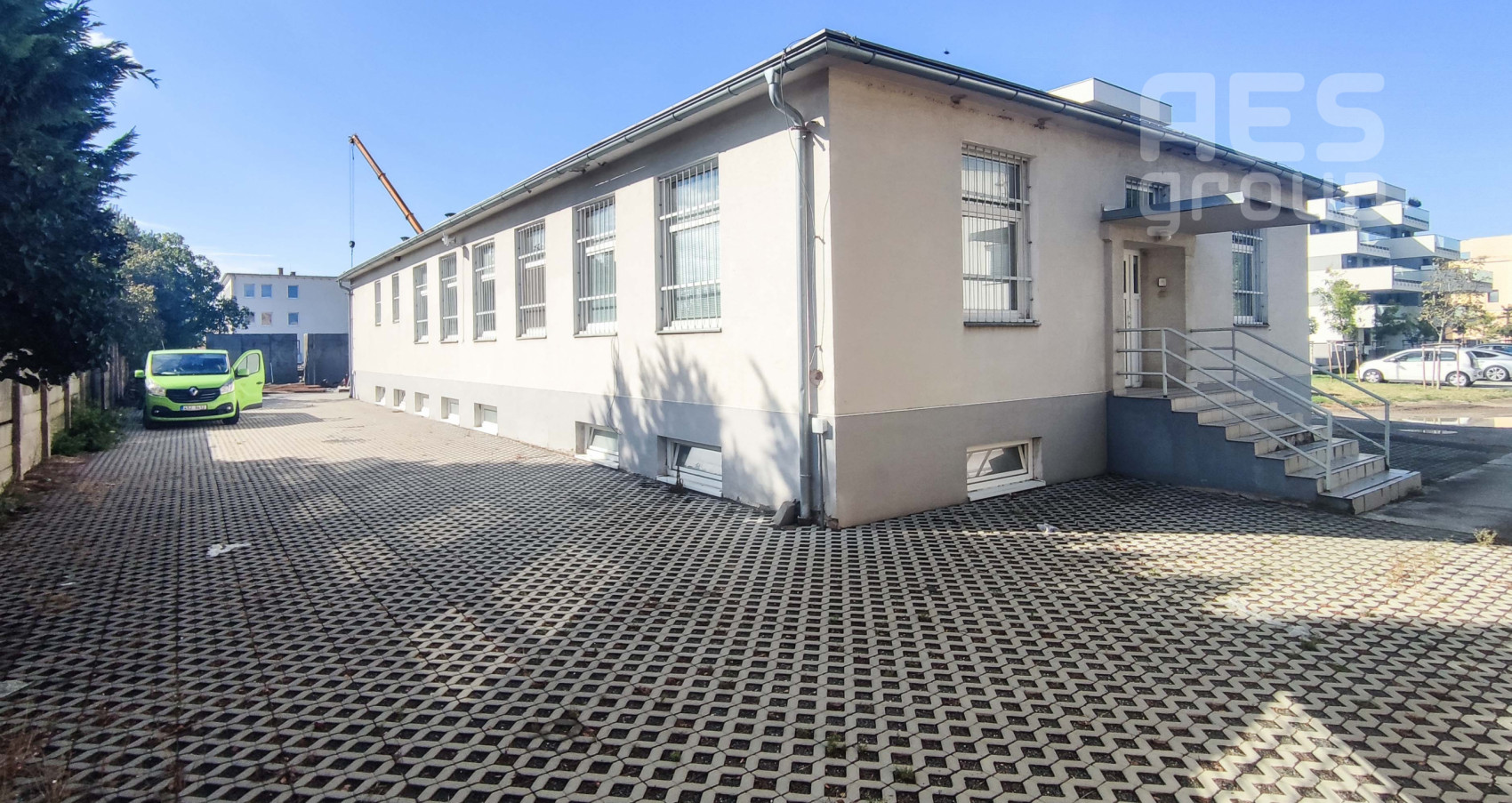 PREDAJ, Kancelársko skladová budova s parkovaním, Stupava, výmera 492 m2