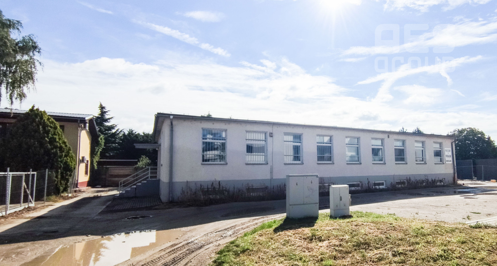 PREDAJ, Kancelársko skladová budova s parkovaním, Stupava, výmera 492 m2