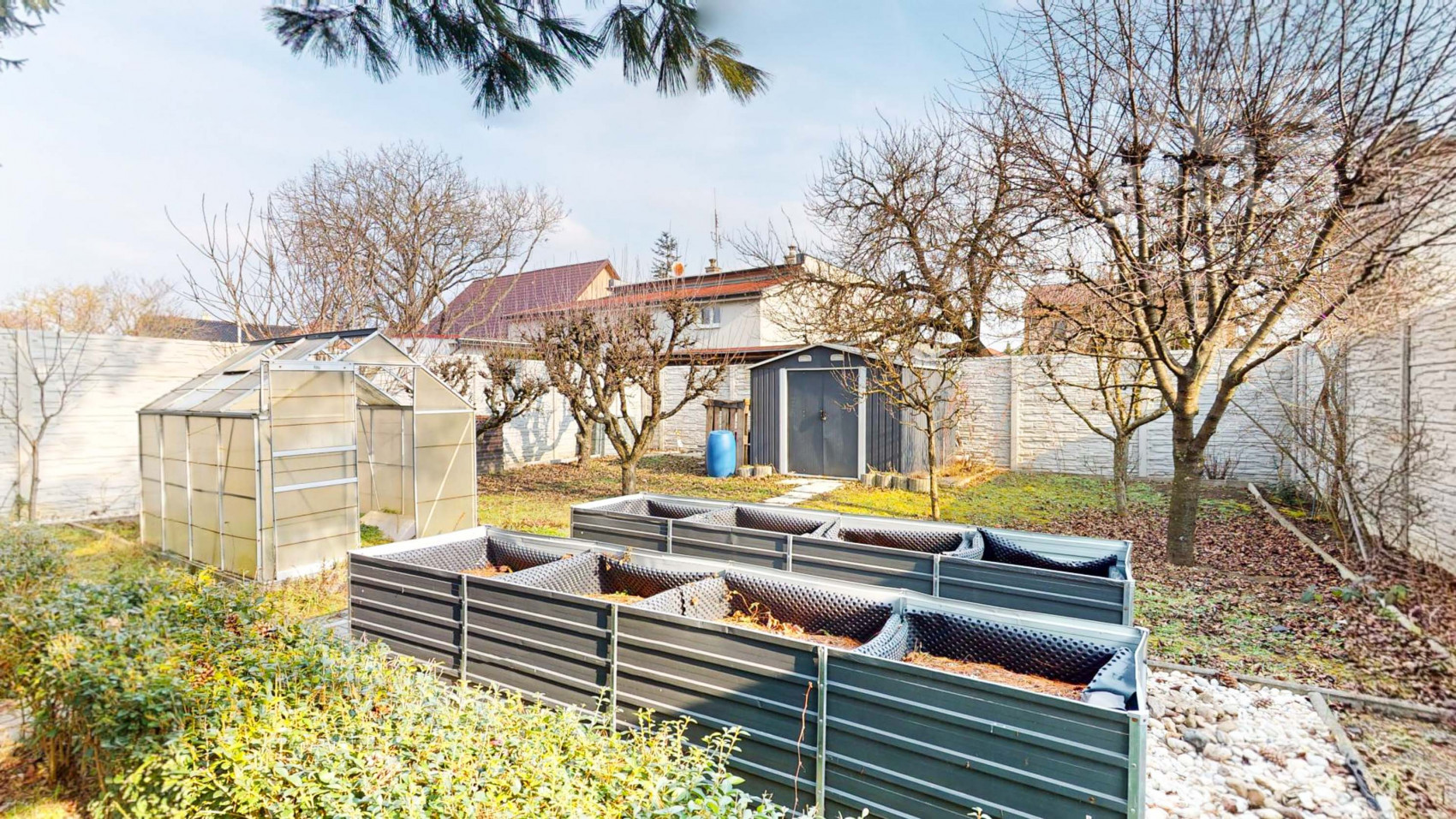 PREDAJ, dvojgeneračný rodinný dom s veľkým pozemkom v obci Vysoká pri Morave