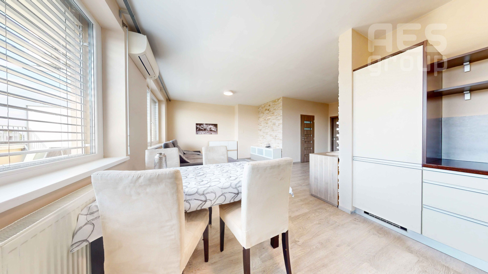 PRENÁJOM, 3 izbový byt s dvomi terasami a parkovacími státiami, ul. Okružná, Stupava