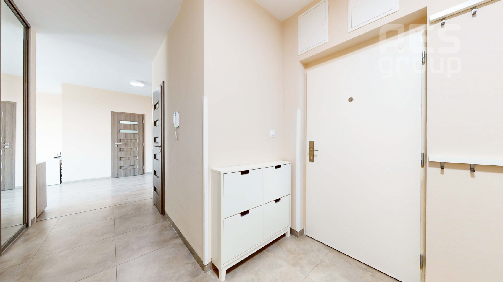 PRENÁJOM, 3 izbový byt s dvomi terasami a parkovacími státiami, ul. Okružná, Stupava