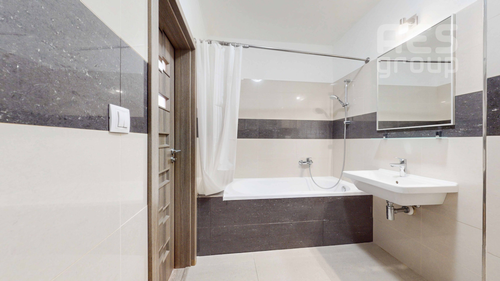 PRENÁJOM, 3 izbový byt s dvomi terasami a parkovacími státiami, ul. Okružná, Stupava