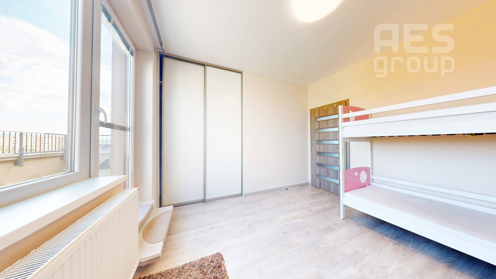 PRENÁJOM, 3 izbový byt s dvomi terasami a parkovacími státiami, ul. Okružná, Stupava