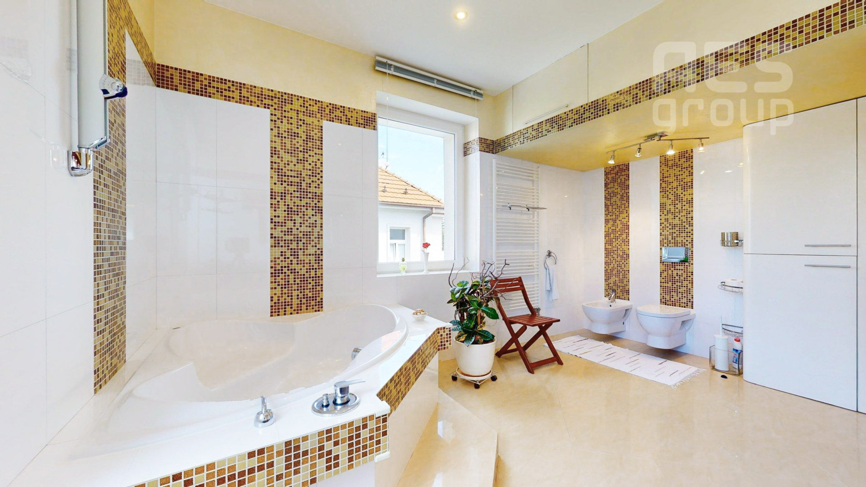 PRENÁJOM, JEDINEČNÝ 4 IZBOVÝ BYT, SMETANOVA, BRATISLAVA – STARÉ MESTO