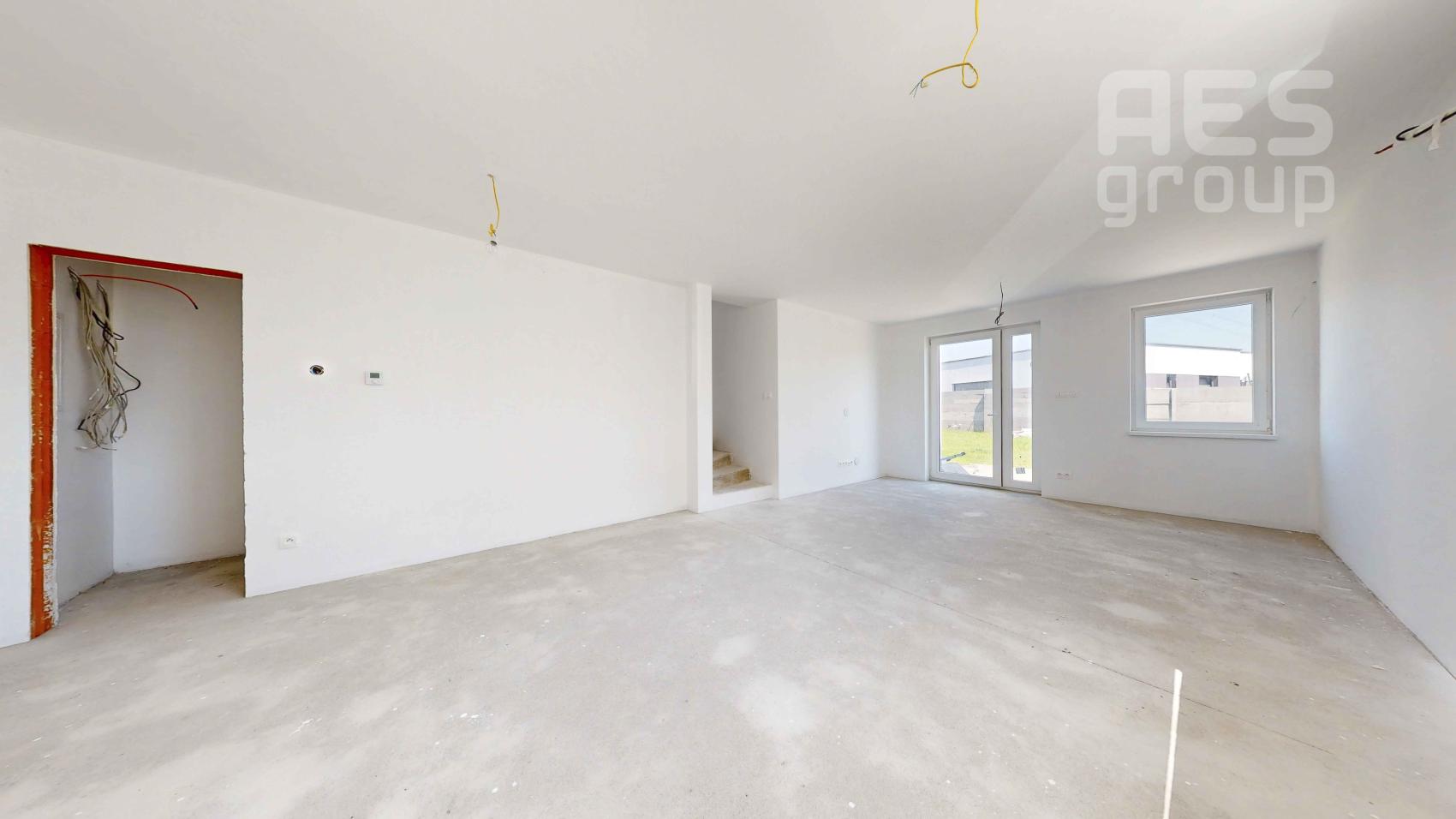 PREDAJ, Novostavba, 4 izbový dom v dvojdome s predzáhradkou, ul. Agátová, Kostolište