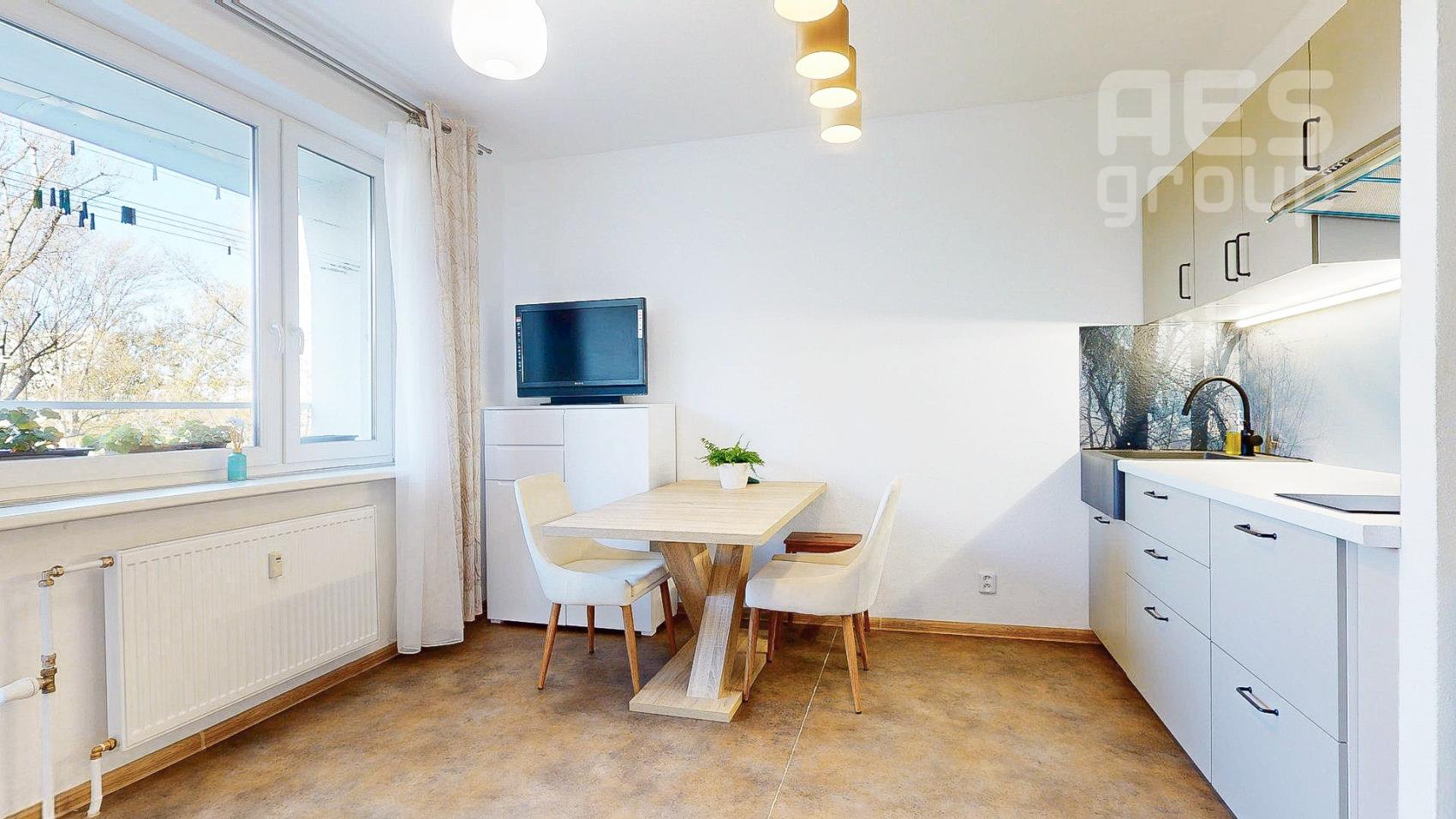 PRENÁJOM, 2 izbový byt s loggiou, ul. Rovniankova, BA-Petržalka