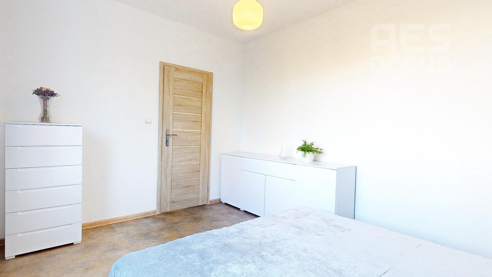 PRENÁJOM, 2 izbový byt s loggiou, ul. Rovniankova, BA-Petržalka