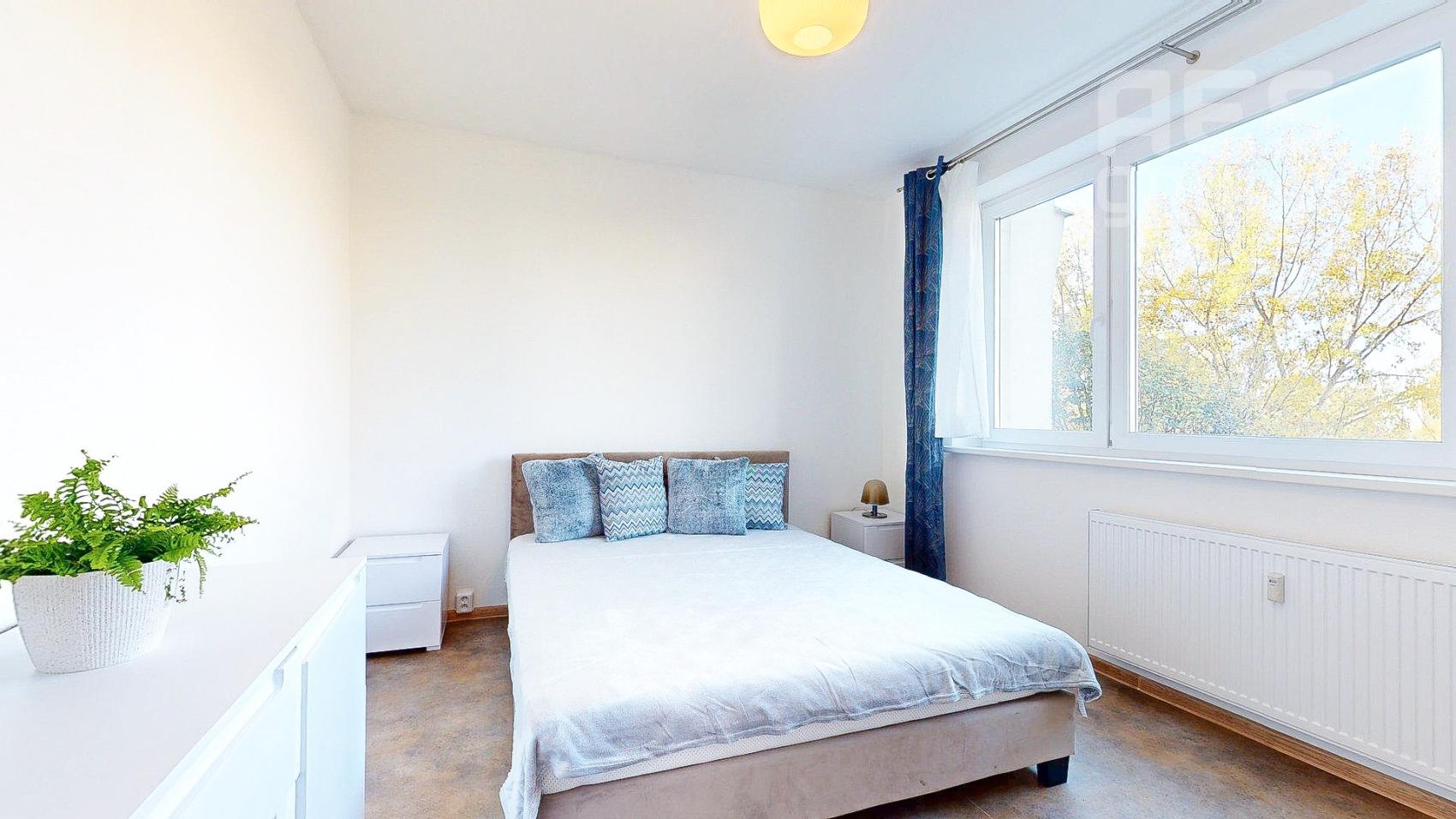 PRENÁJOM, 2 izbový byt s loggiou, ul. Rovniankova, BA-Petržalka