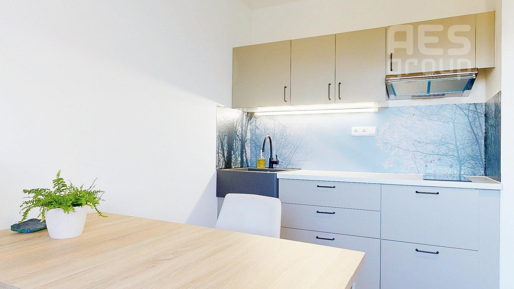 PRENÁJOM, 2 izbový byt s loggiou, ul. Rovniankova, BA-Petržalka