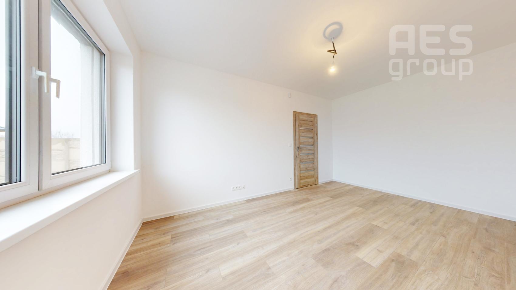 SKOLAUDOVANÉ, PREDAJ, 4 izbové rodinné domy, ul. Poľovnícka, Veľký Bieľ.