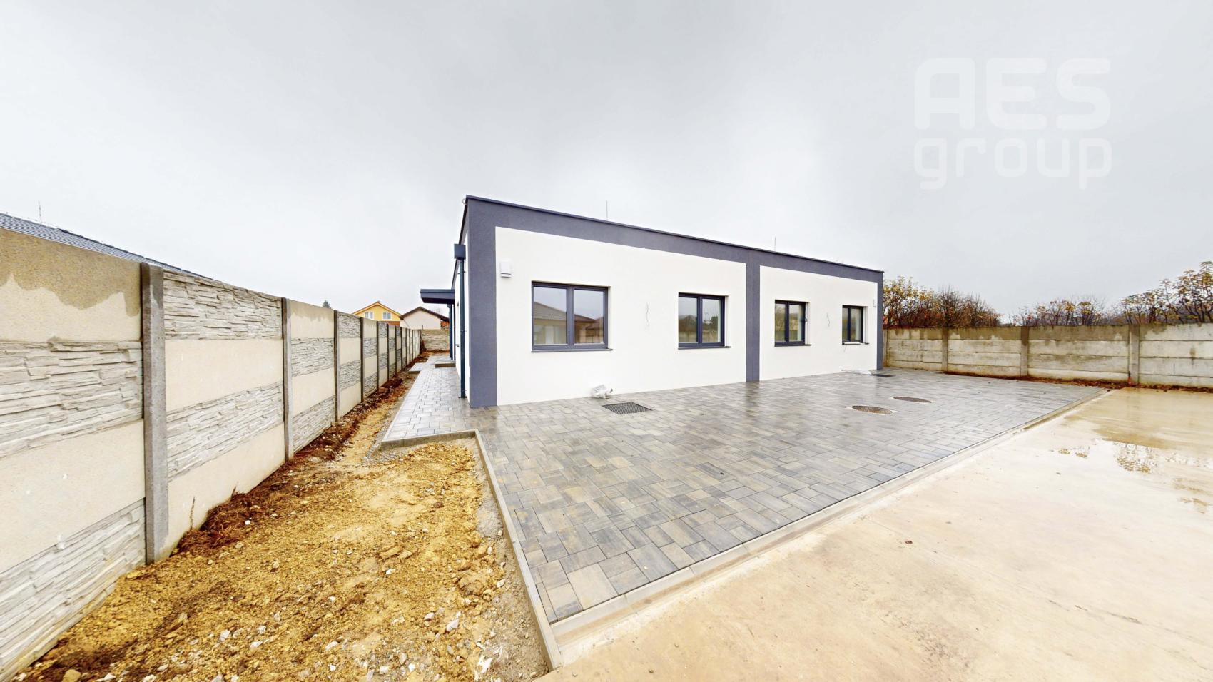 SKOLAUDOVANÉ, PREDAJ, 4 izbové rodinné domy, ul. Poľovnícka, Veľký Bieľ.