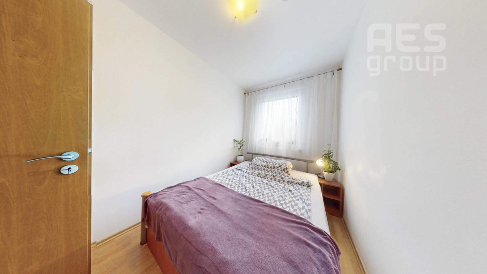 PREDAJ, 3 izbový byt s loggiou, ul. Štefana Králika, Bratislava – Devínska Nová Ves