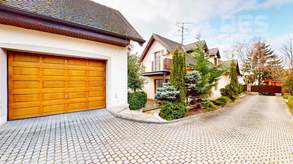 PRENÁJOM, 5 izbový rodinný dom s garážou, Záhorská Bystrica