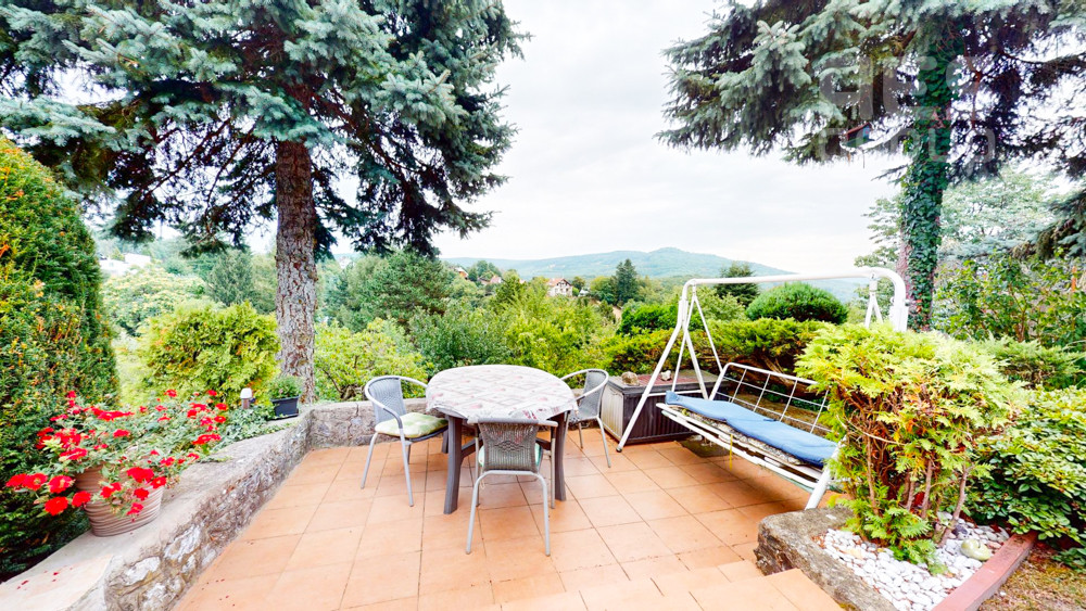 PREDAJ, ZÁHRADA S DVOMA CHATAMI, NOVÁ HORA, STUPAVA