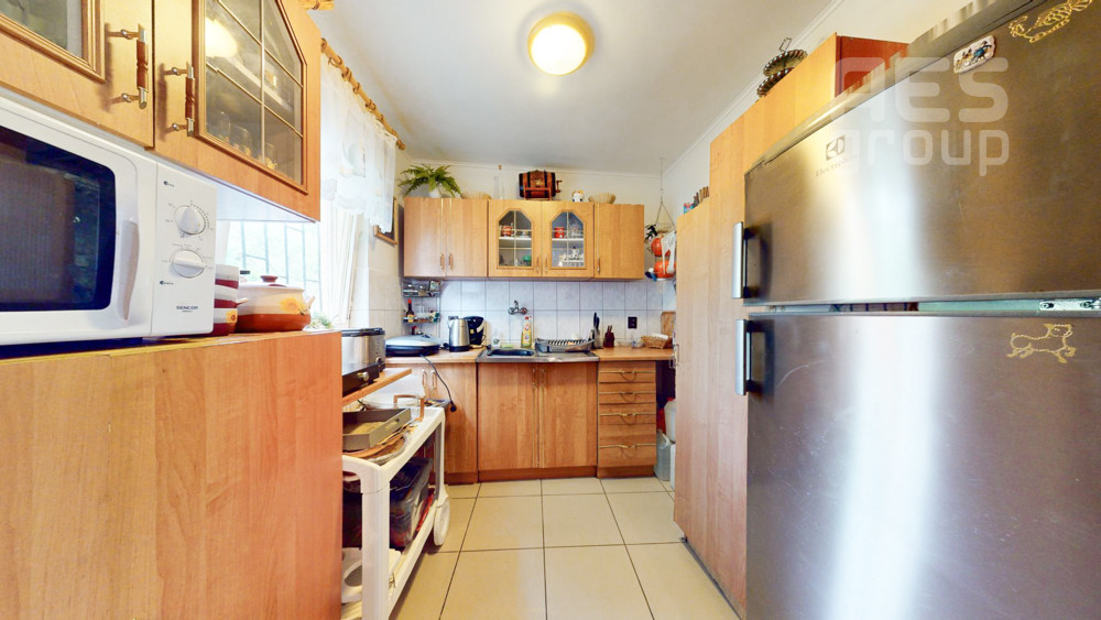 PREDAJ, ZÁHRADA S DVOMA CHATAMI, NOVÁ HORA, STUPAVA