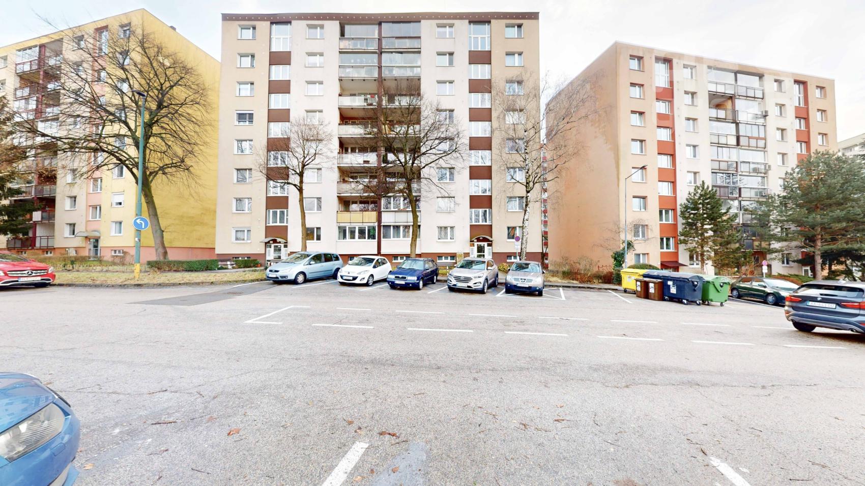 PREDAJ, 2 izbový byt , ul. Studenohorská, Bratislava – Lamač