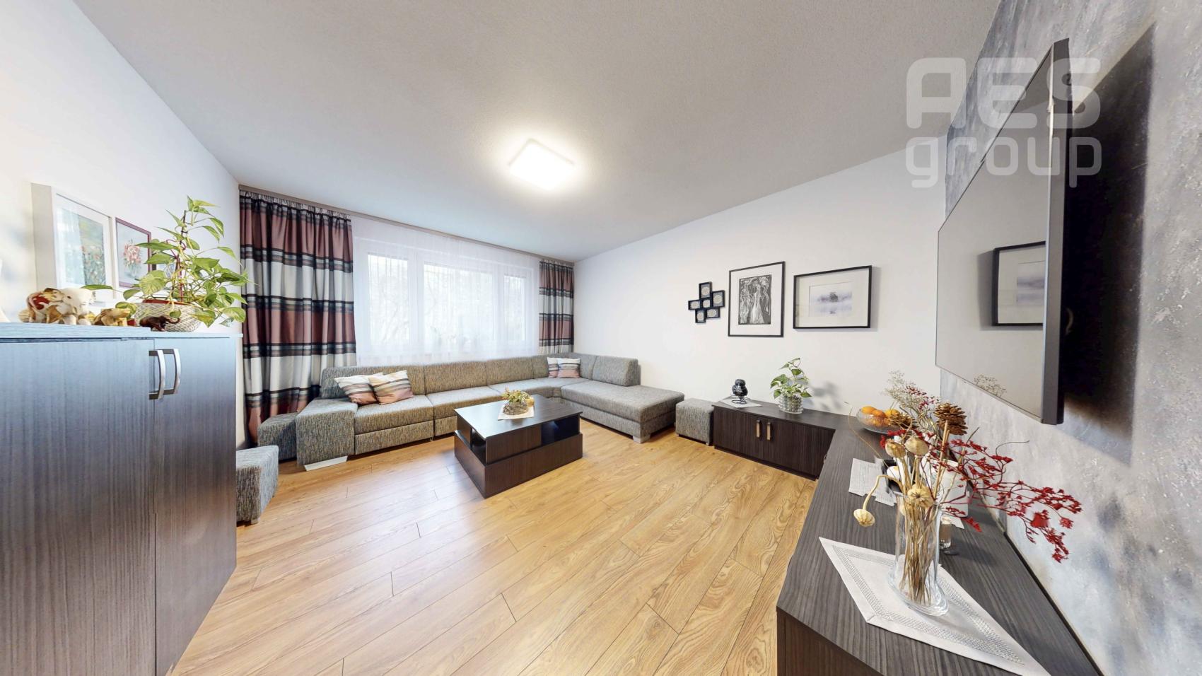 PREDAJ, 3 izbový byt s loggiou, ul. Štefana Králika, Bratislava – Devínska Nová Ves