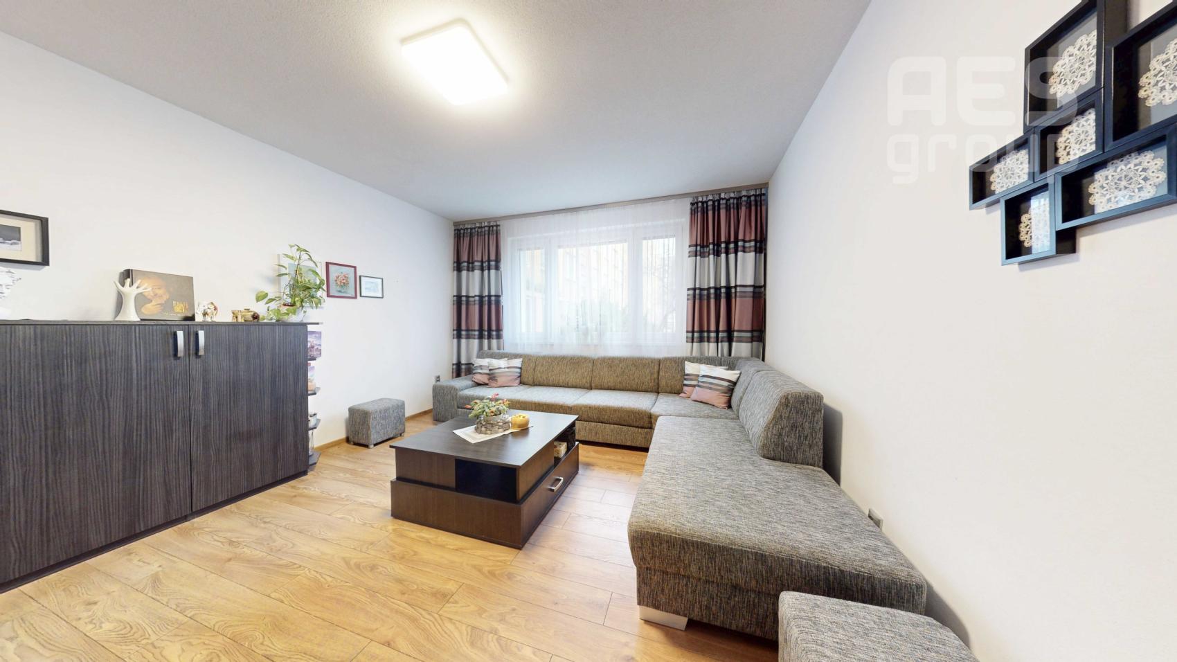 PREDAJ, 3 izbový byt s loggiou, ul. Štefana Králika, Bratislava – Devínska Nová Ves