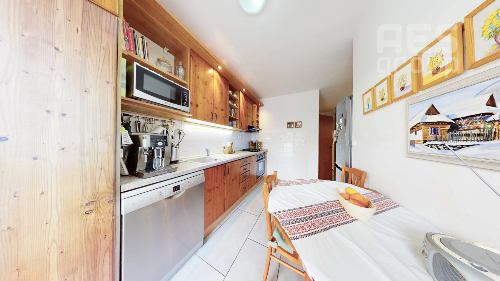 PREDAJ, 3 izbový byt s loggiou, ul. Štefana Králika, Bratislava – Devínska Nová Ves