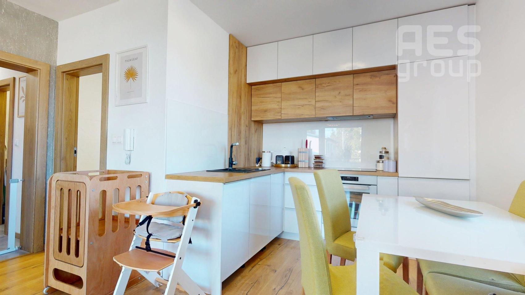 PRENÁJOM, NOVOSTAVBA, 2 izbový byt s balkónom a garážovým státím, ul. Dlhá, Stupava