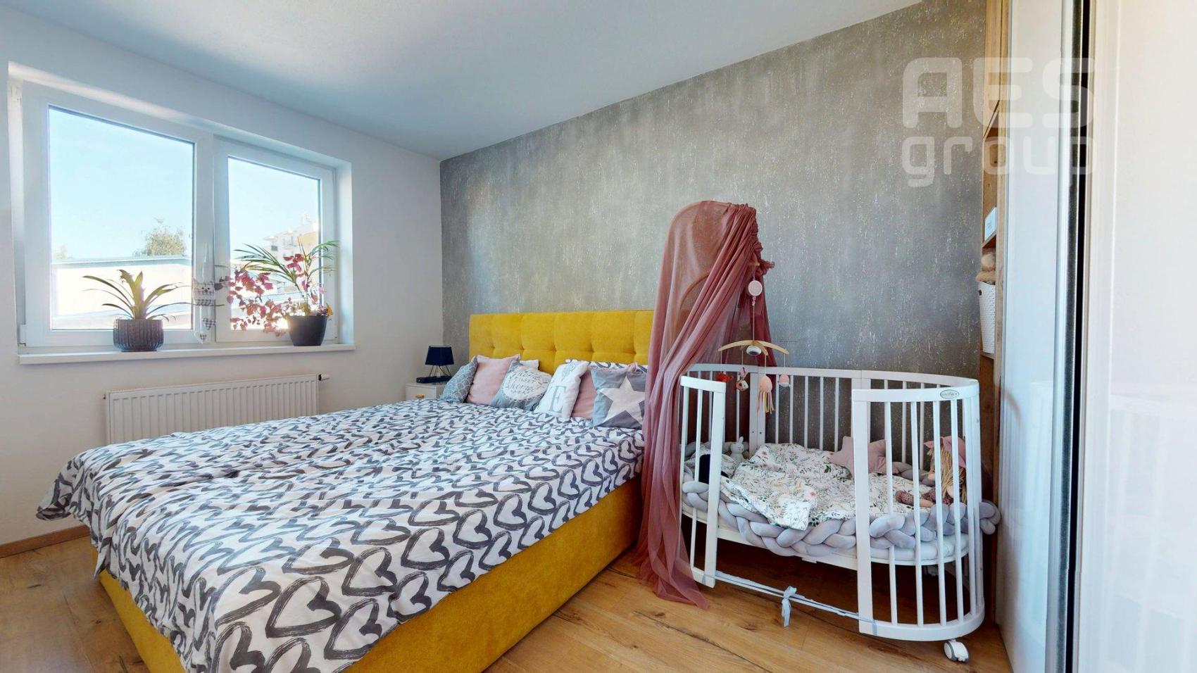 PRENÁJOM, NOVOSTAVBA, 2 izbový byt s balkónom a garážovým státím, ul. Dlhá, Stupava