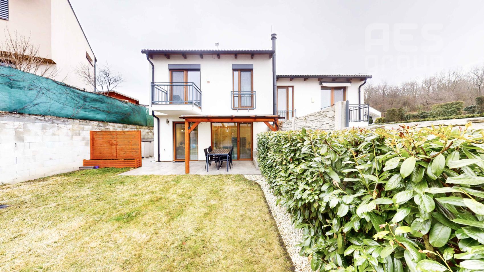 Novostavba, 4 izbový radový dom, ul. Nevädzová, Stupava