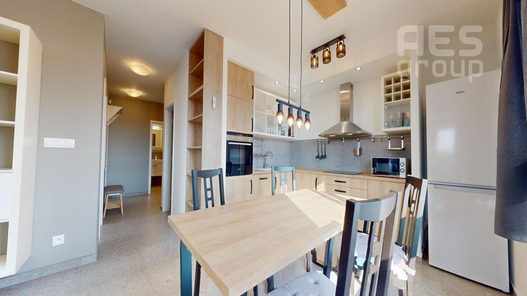 PRENÁJOM, 3 izbový zariadený byt s parkovaním, Nový Majer