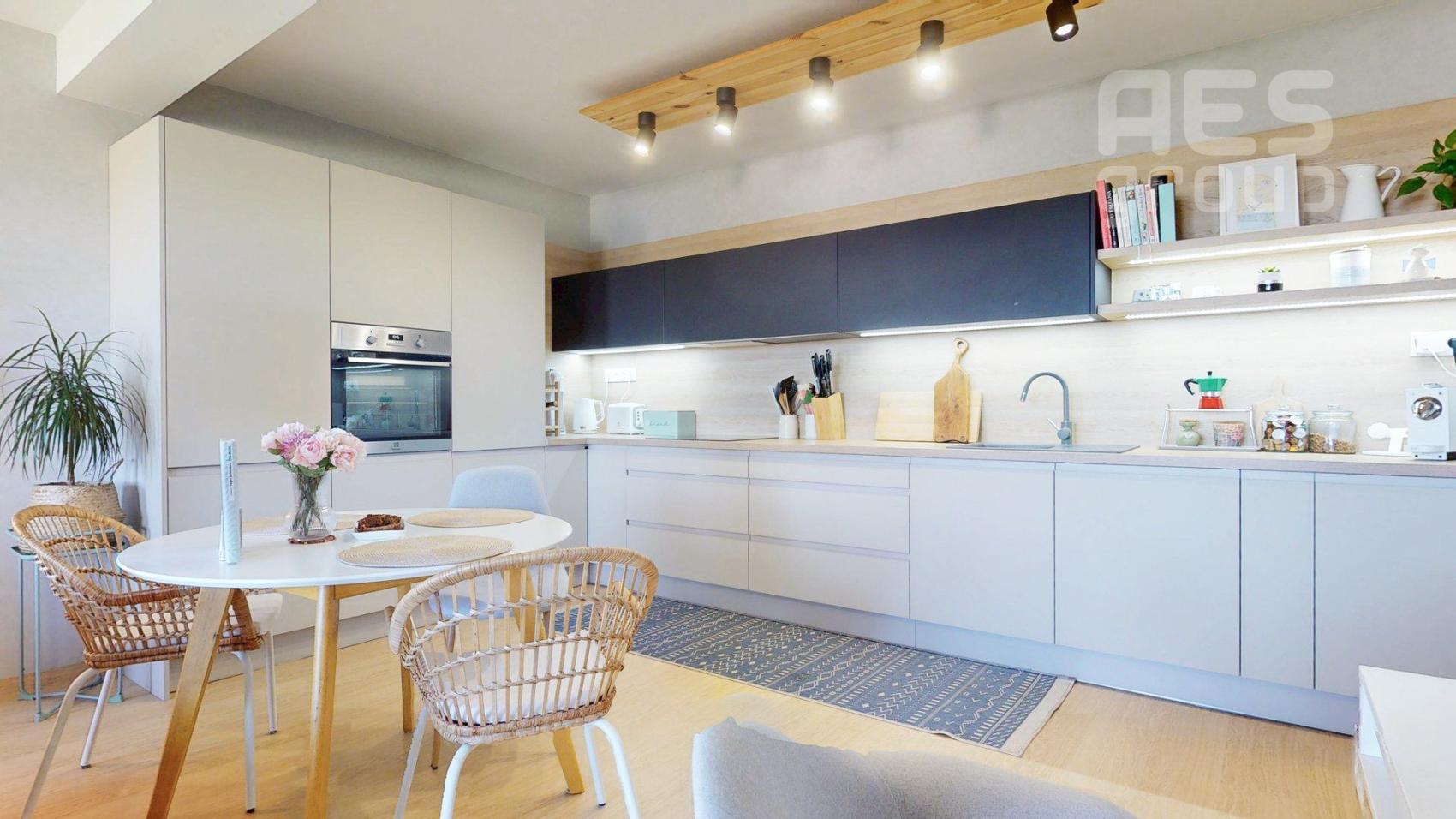 PRENÁJOM, 2 izbový byt s terasou a balkónom, ul. V. Šikulu, Stupava