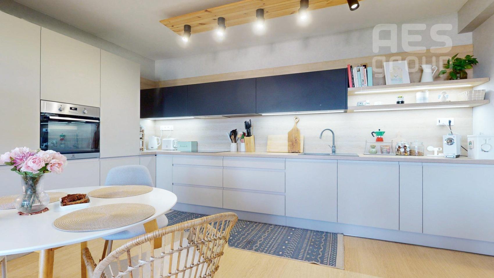 PRENÁJOM, 2 izbový byt s terasou a balkónom, ul. V. Šikulu, Stupava